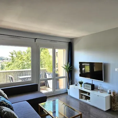 T2 Centre - Metro, Parking, Balcon *